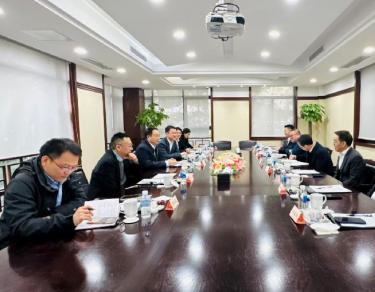 市委统战部常务副部长王霄汉一行调研商会及会长单位
